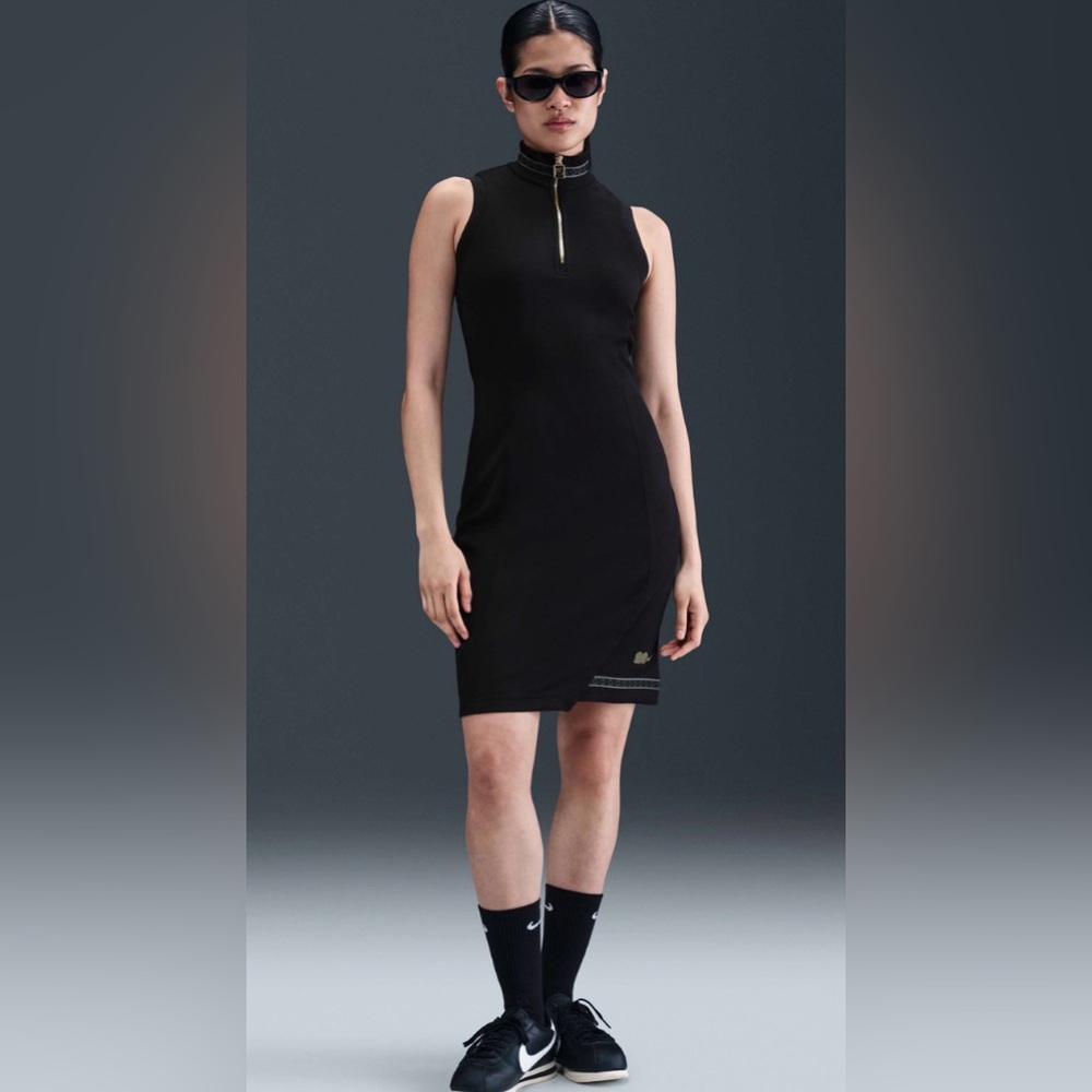 Nike Sportswear X NAOMI OSAKA DRESS - Shift dress - black/medium olive